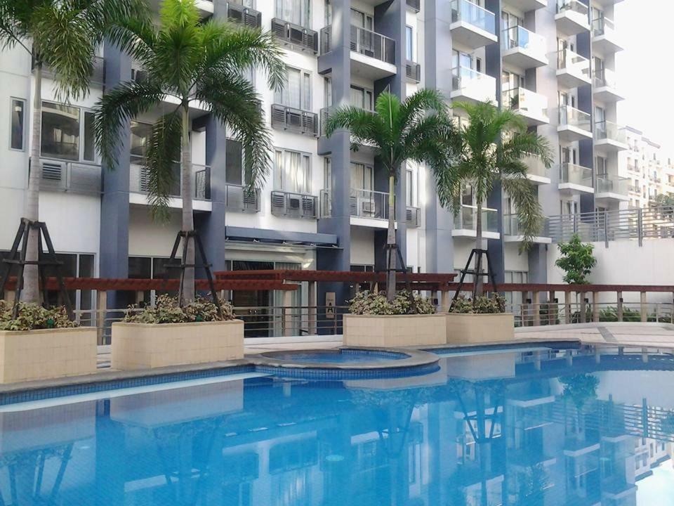 One Palm Tree Villas Манила Экстерьер фото